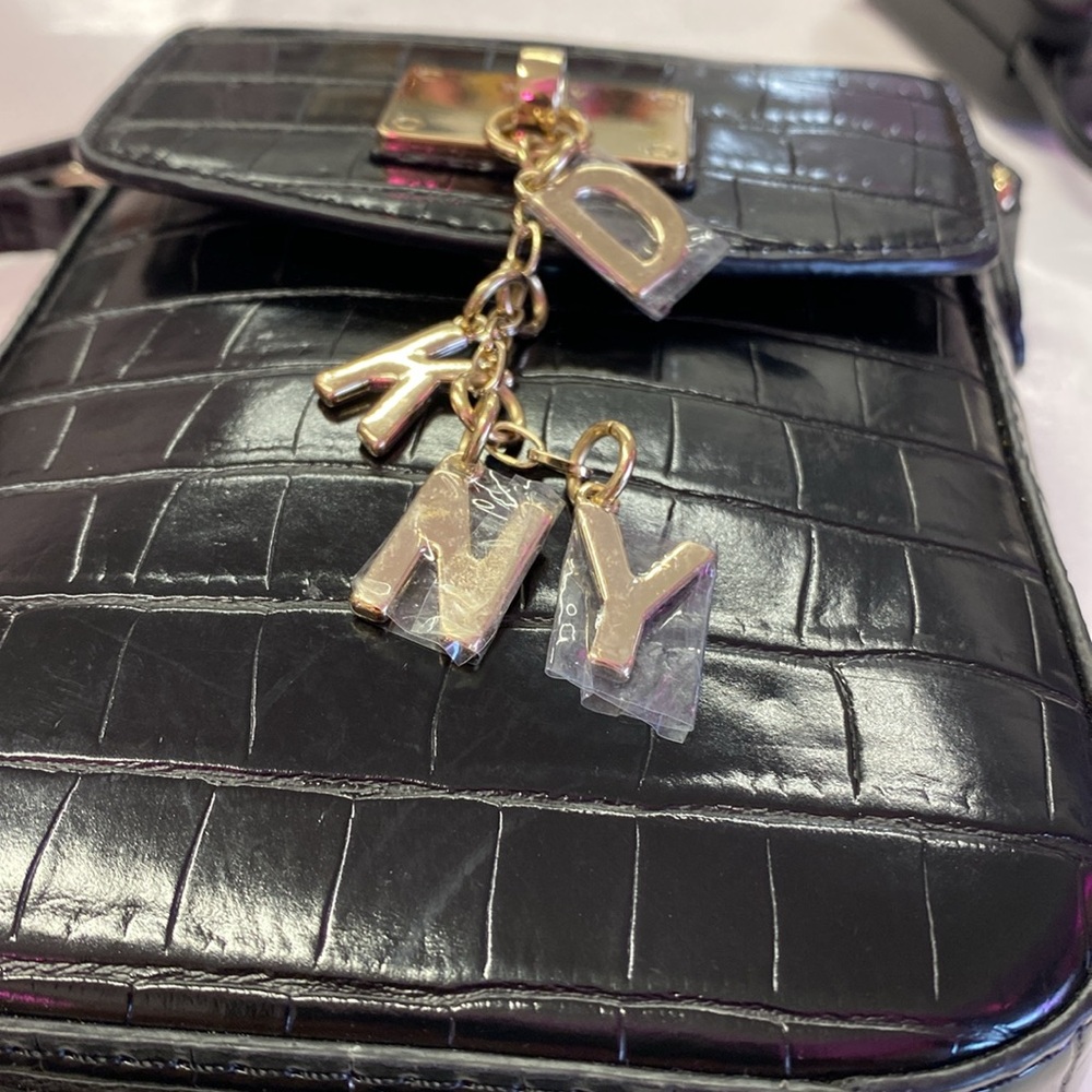 DKNY SQUARE CROSSBODY BAG - Picture 2 of 3